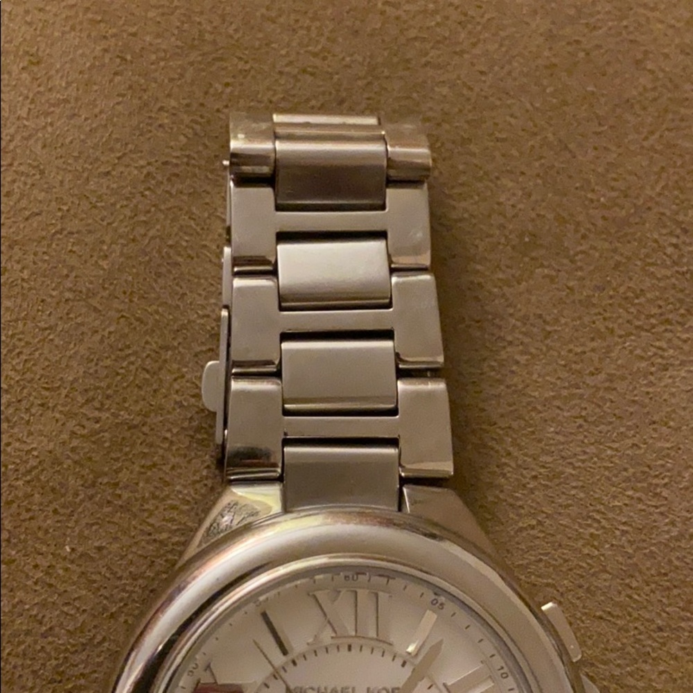 LIKE NEW MK Michael Kors Camille chronograph watch - Picture 3 of 8